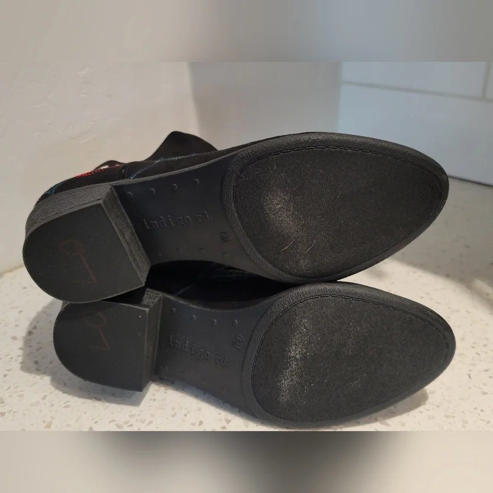 Indigo Rd. Embroidered Black Ankle Boots | Size 6 - Picture 5 of 6